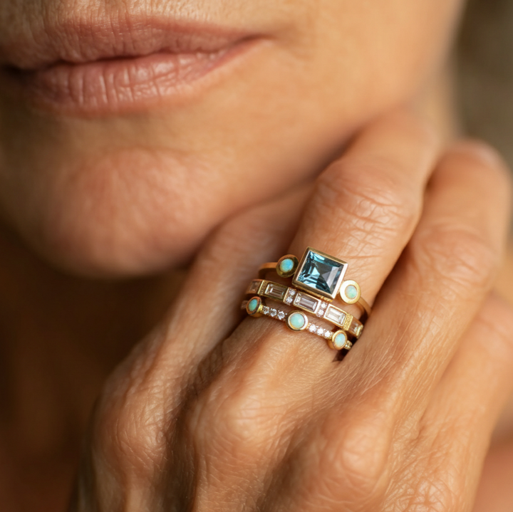 Set de anillos vintage adornados con cristales azules