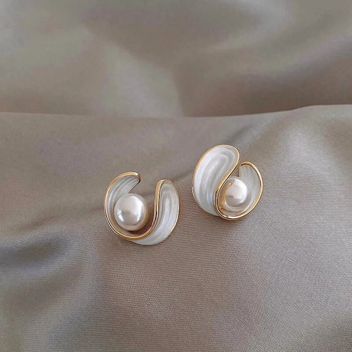 Pendientes de lujo con ópalo blanco y perlas color oro