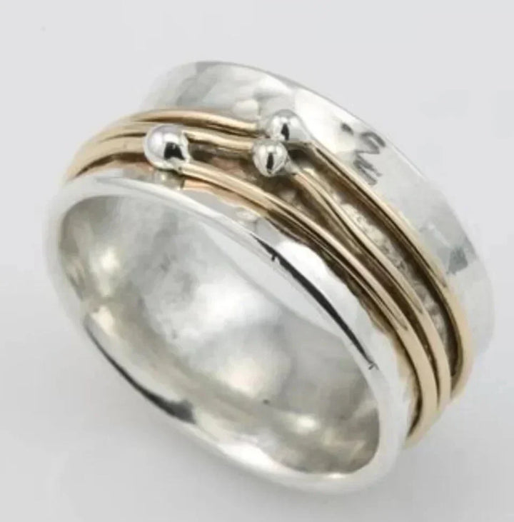 Anillo vintage de oro con superposiciones de plata