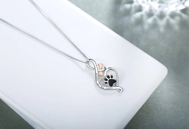 Collar de la suerte con colgantes de corazón, hueso e infinito