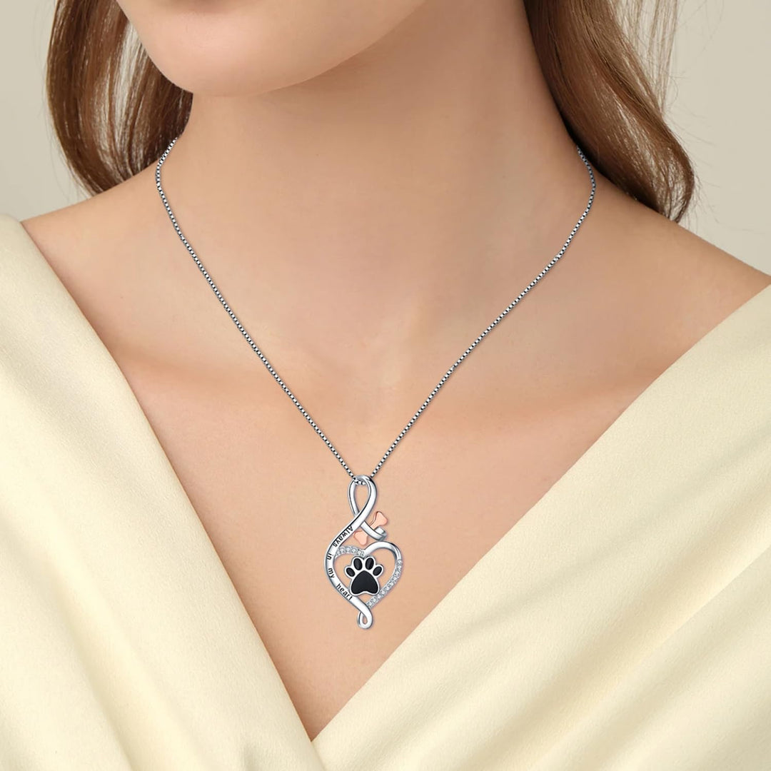 Collar de la suerte con colgantes de corazón, hueso e infinito