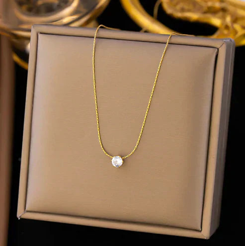 Set de collar de oro con diamantes