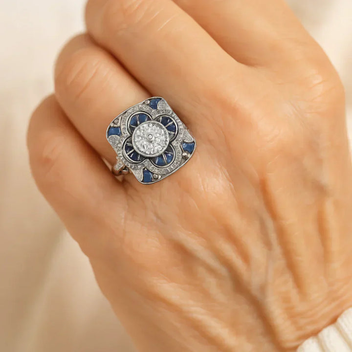 Anillo vintage de plata con circonita azul