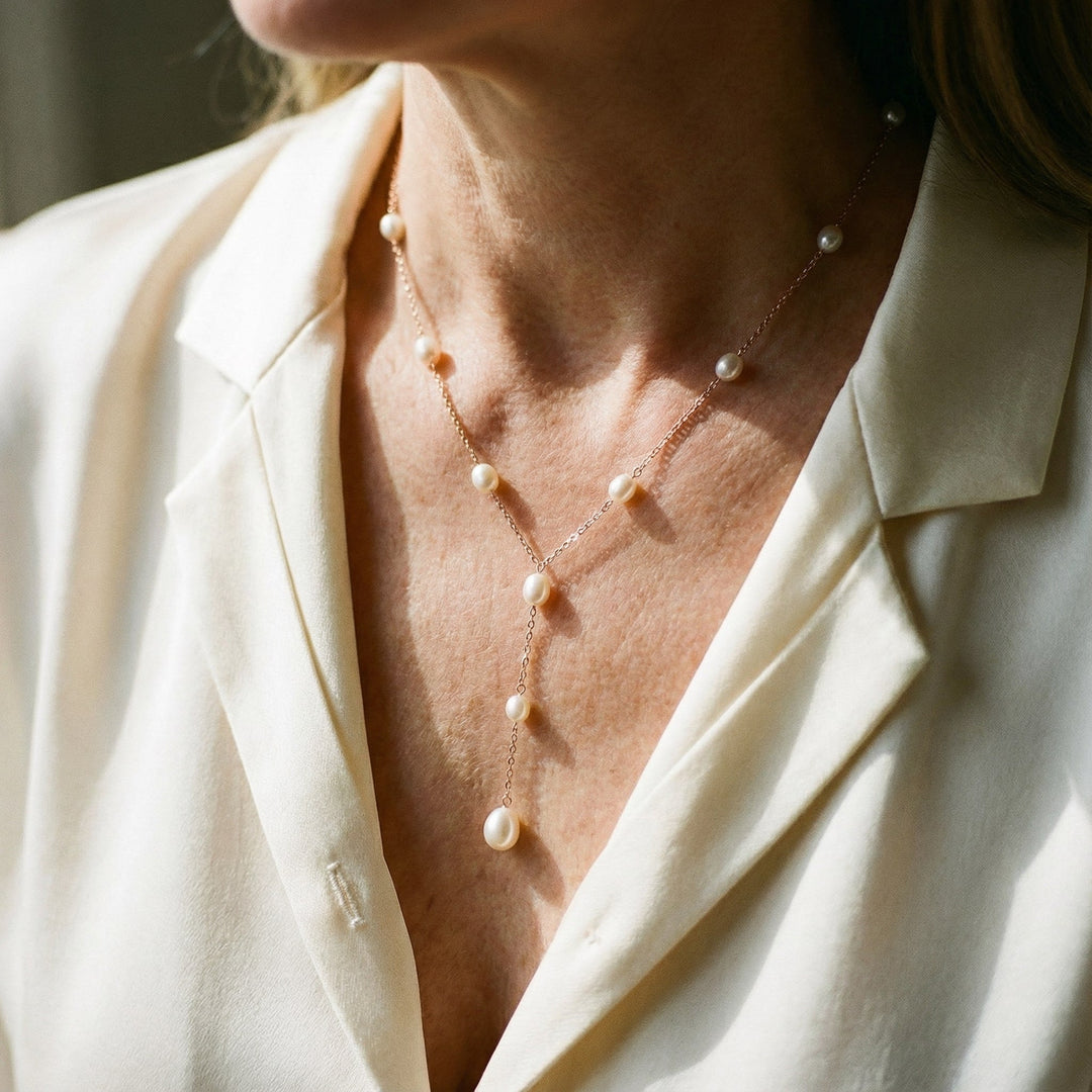 Collar vintage con elegante colgante de perla