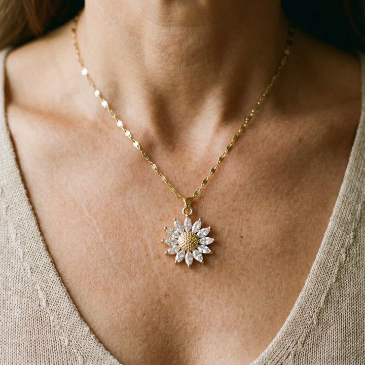 Collar de cristal color oro con colgante de girasol