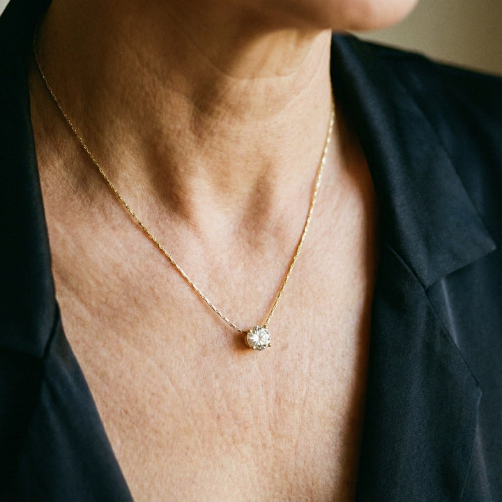 Set de collar de oro con diamantes