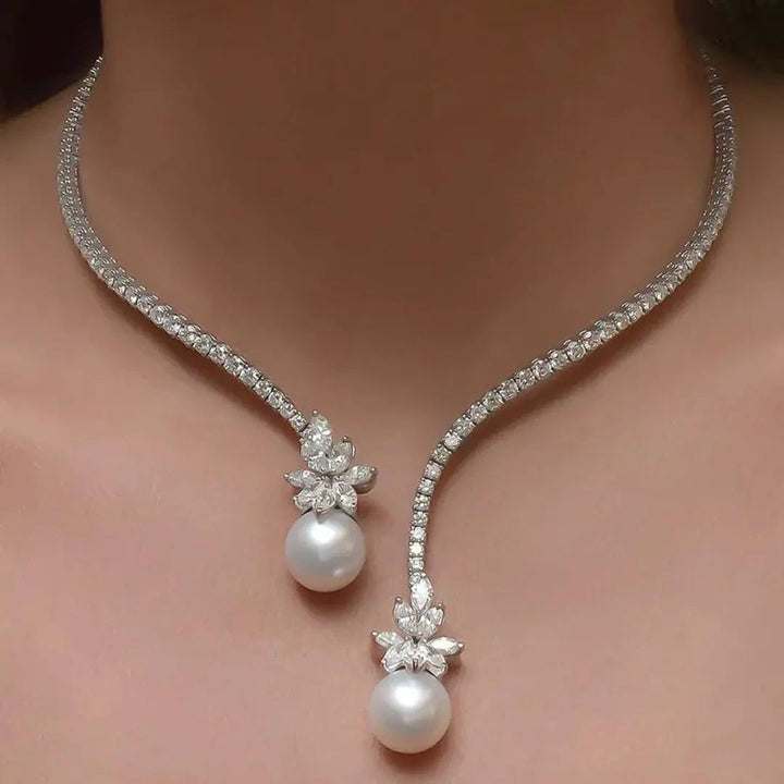 Collar de plata de ley con perlas elegantes y brillantes