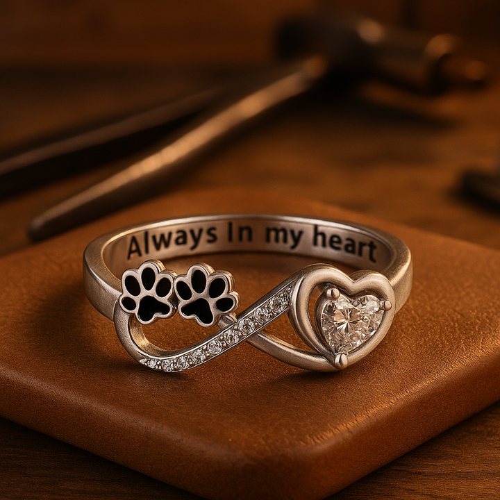 Anillo de circonio con diseño de corazón infinito