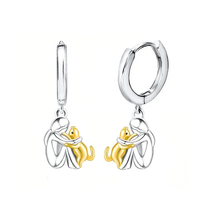 Pendientes bicolor plata y oro en forma de gato que abraza