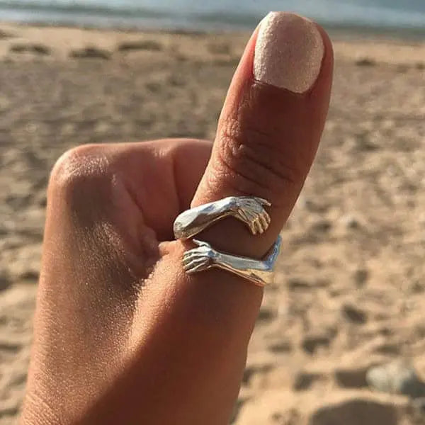 Anillo ajustable de plata estilo Abrazo
