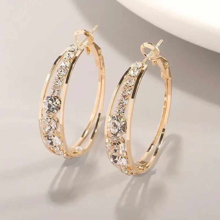Elegantes pendientes chapados en oro