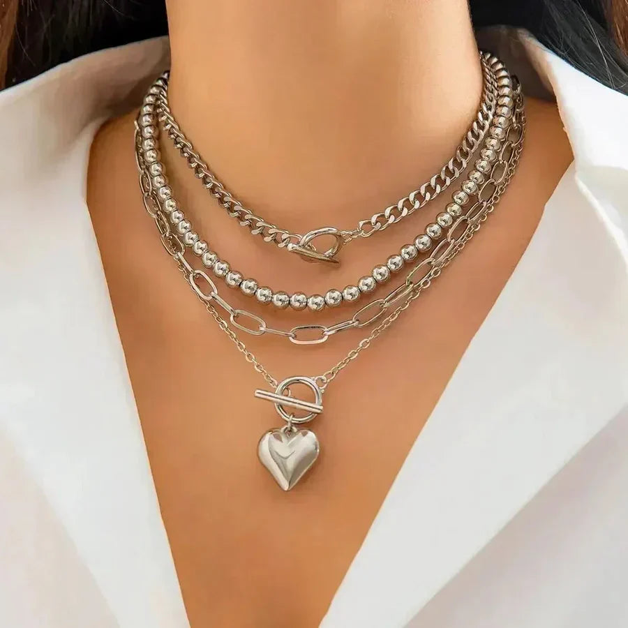 Collar por capas con corazones