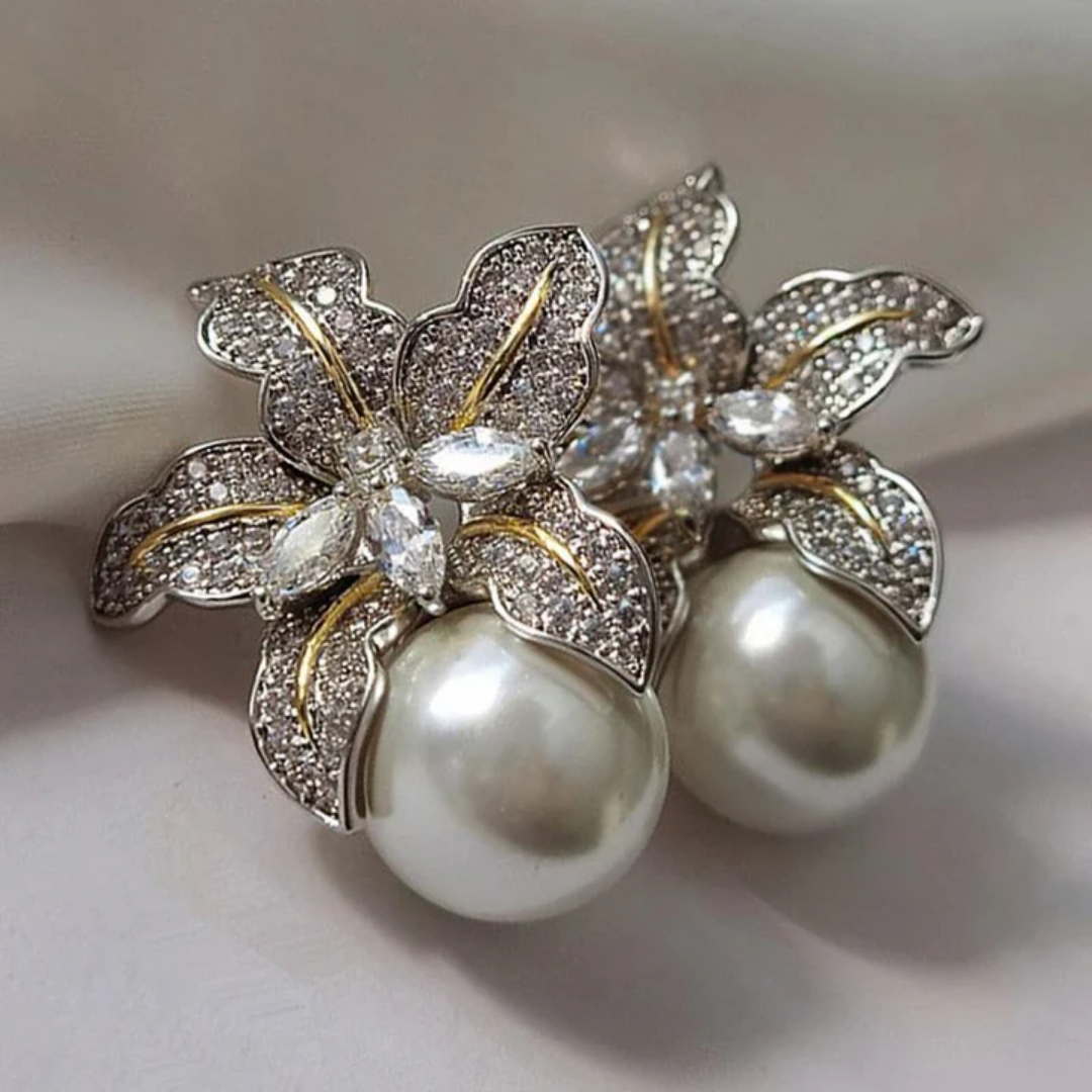 Elegantes pendientes florales con perlas