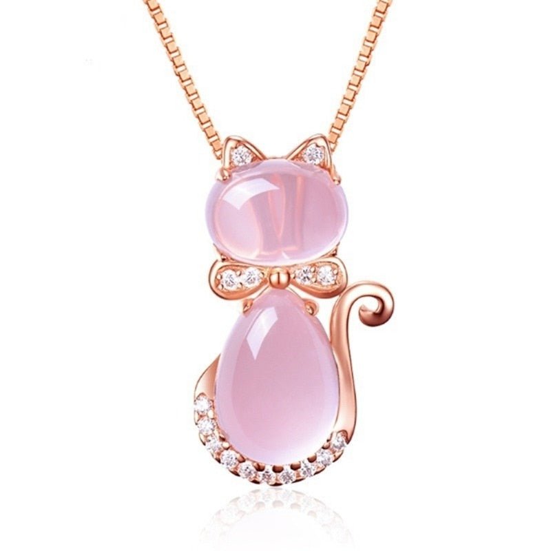 Encantador collar con piedra rosa en forma de gato adornado con circón