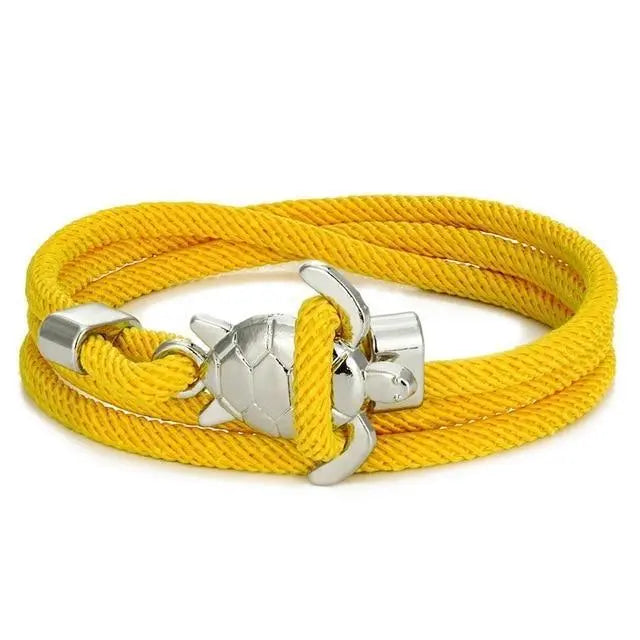 Pulsera artesanal con diseño de tortuga marina